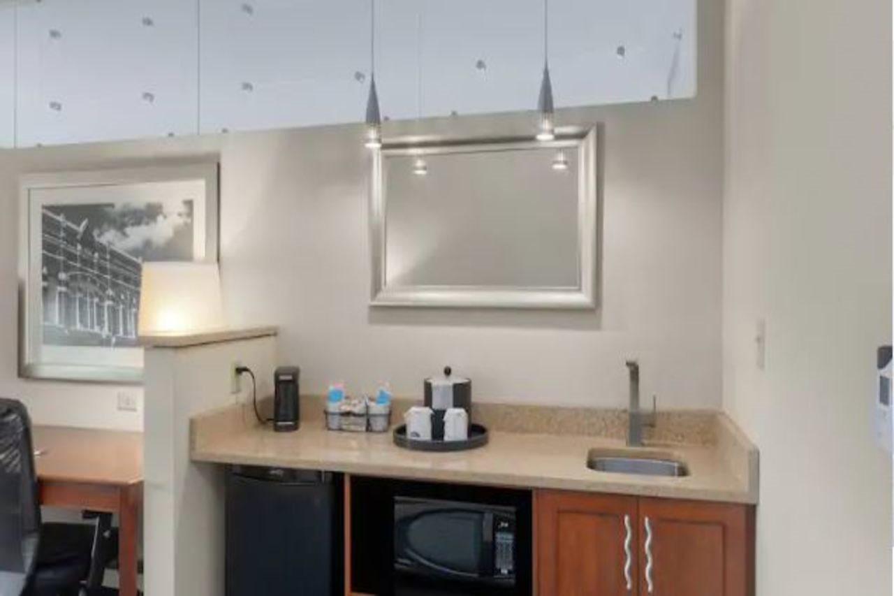 Hampton Inn & Suites Owensboro Downtown Waterfront Extérieur photo