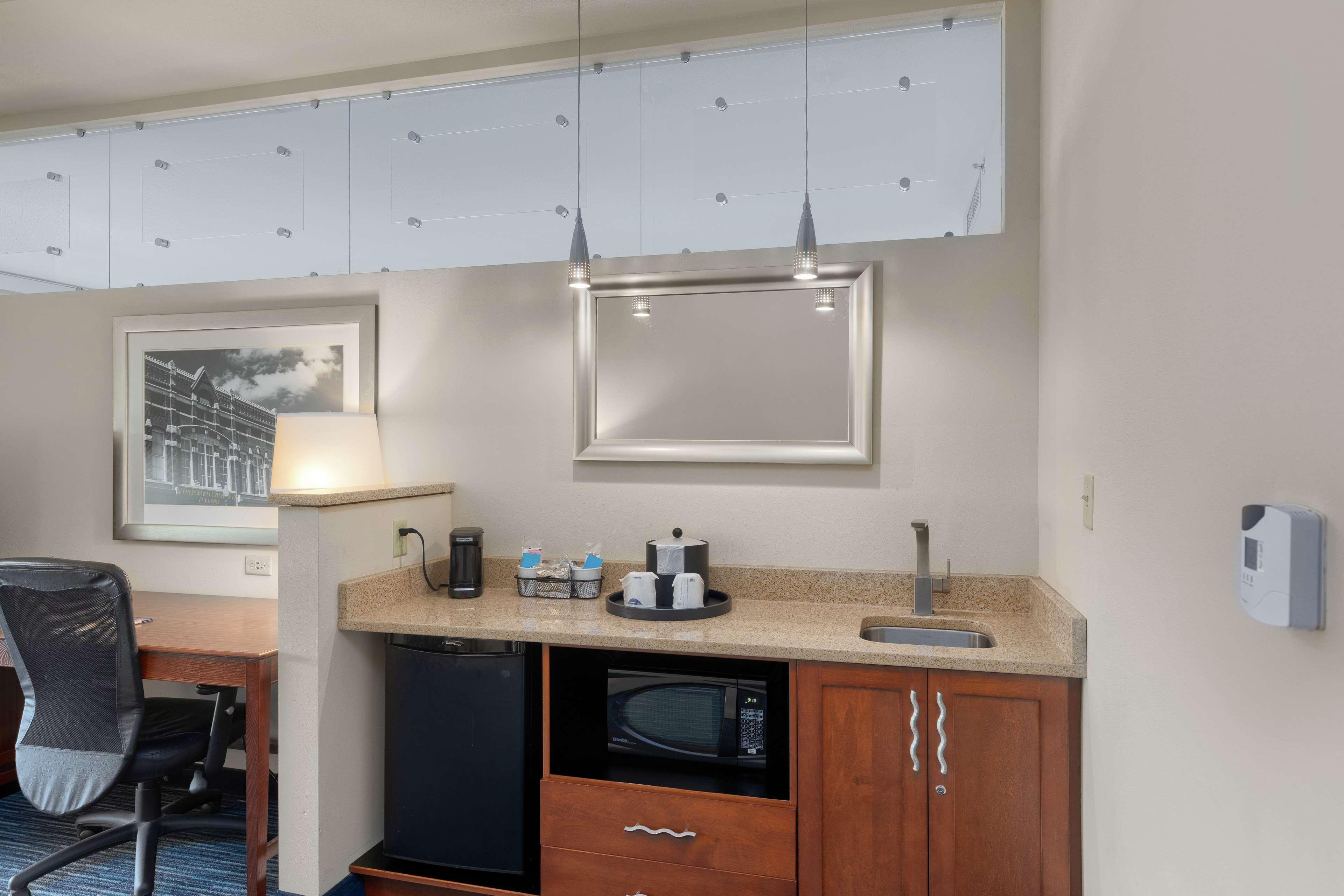 Hampton Inn & Suites Owensboro Downtown Waterfront Extérieur photo