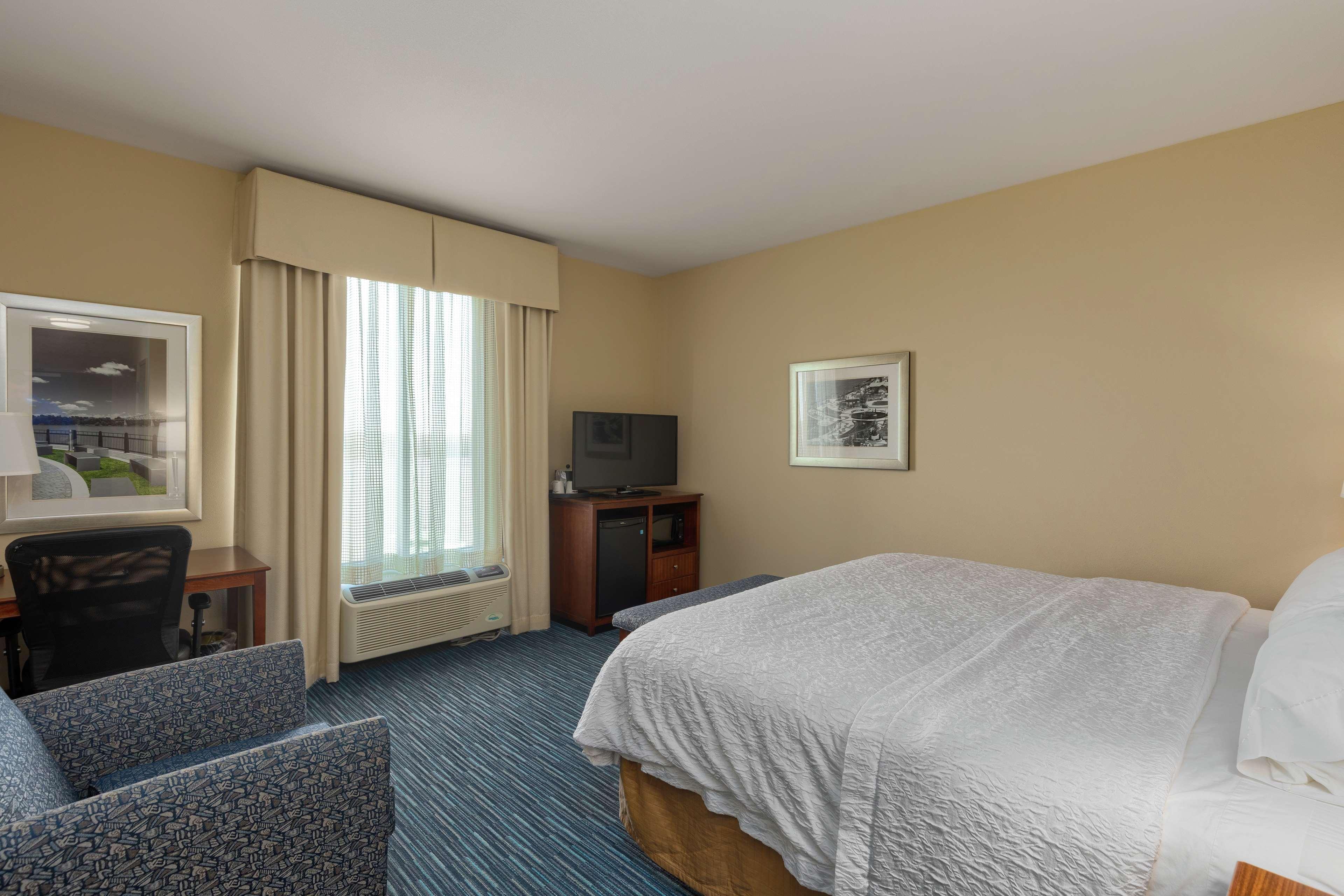 Hampton Inn & Suites Owensboro Downtown Waterfront Extérieur photo