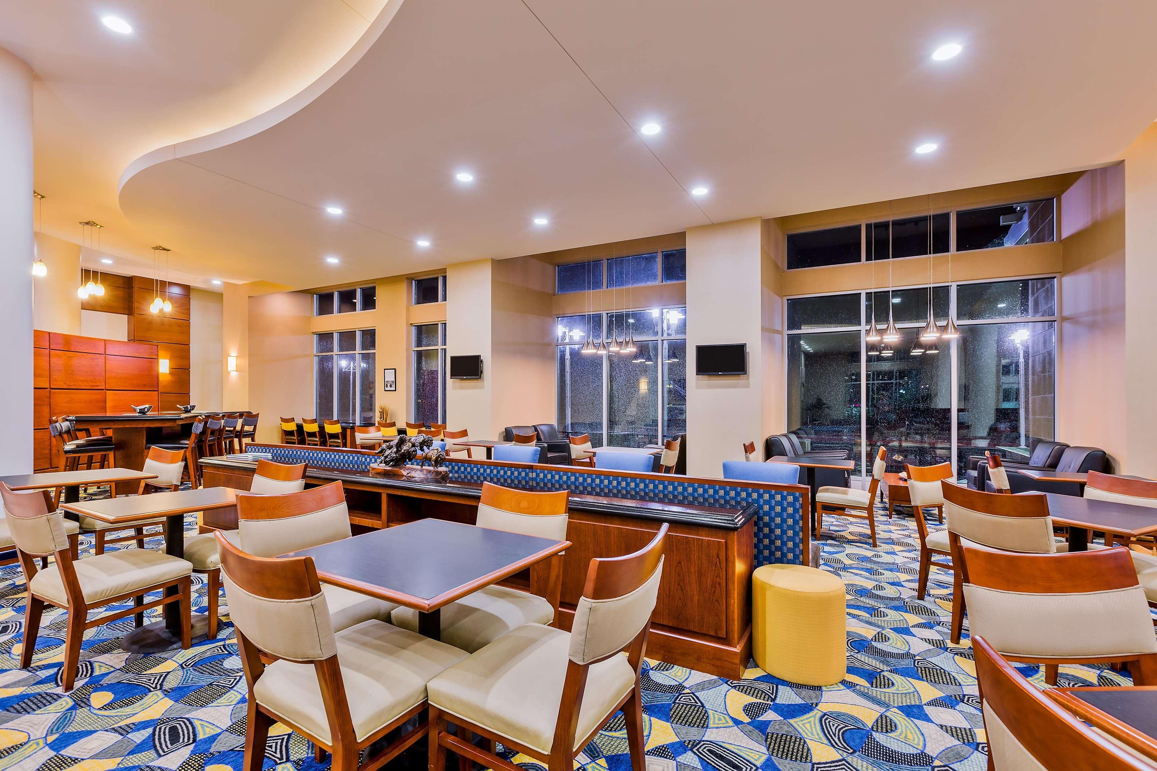 Hampton Inn & Suites Owensboro Downtown Waterfront Extérieur photo