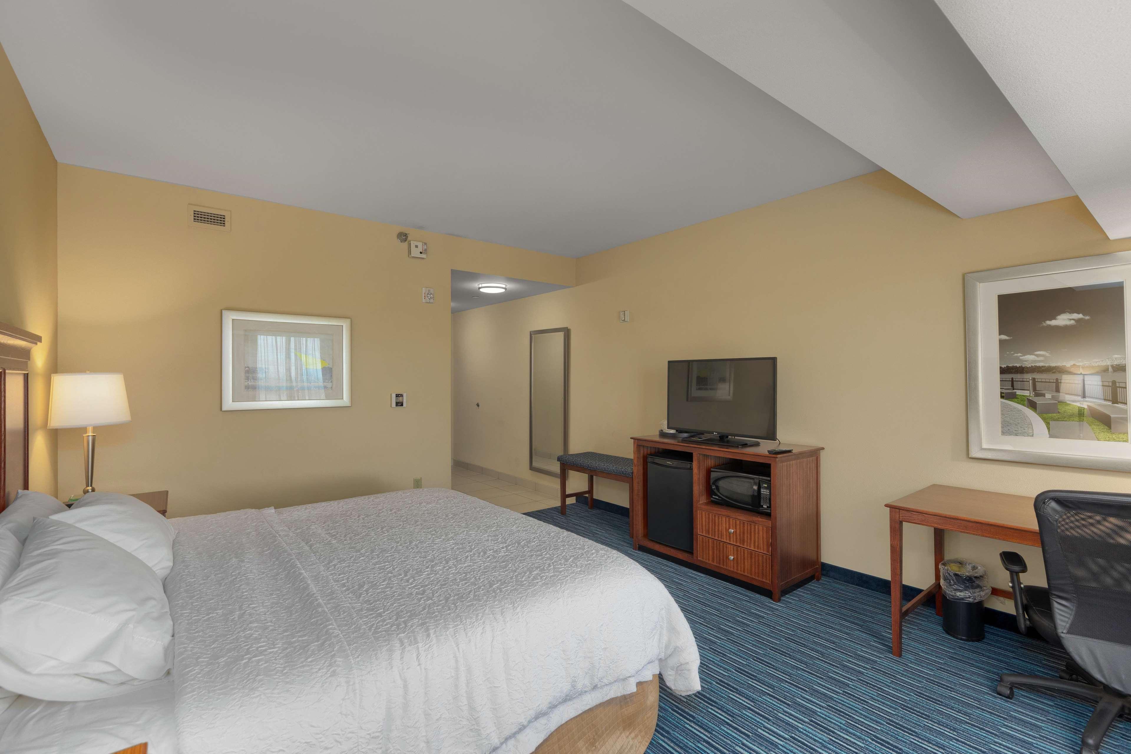 Hampton Inn & Suites Owensboro Downtown Waterfront Extérieur photo
